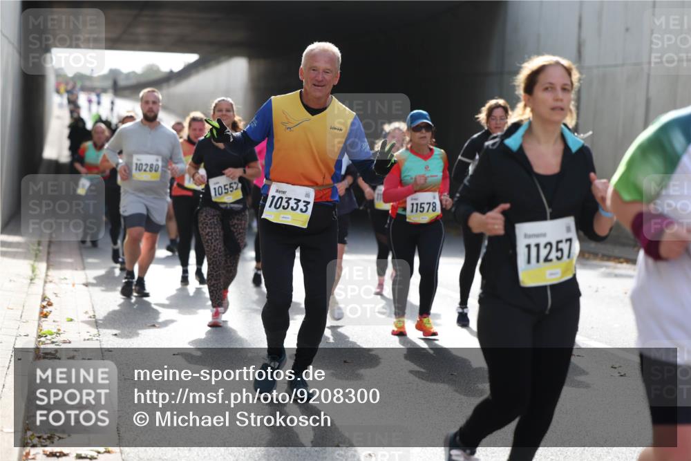 05.10.2025 - 20. swb-Marathon Bremen Michael Strokosch http://msf.ph/oto/9208300 05.10.2025 11:04:03 Laufen 10280, 10552, 10333, 11578, 11257 meine-sportfotos.de