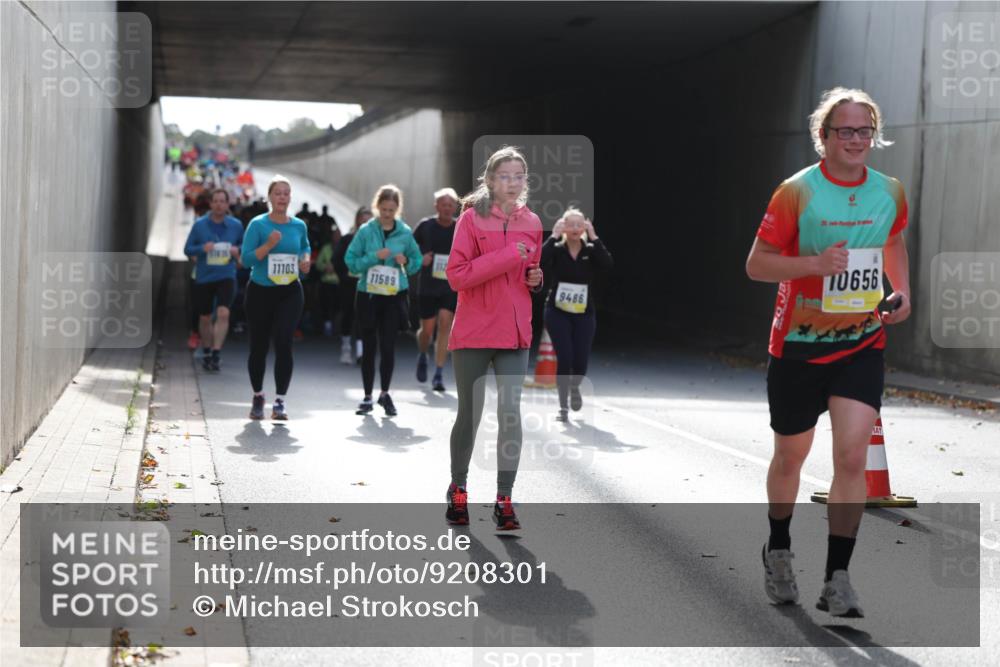 05.10.2025 - 20. swb-Marathon Bremen Michael Strokosch http://msf.ph/oto/9208301 05.10.2025 10:57:18 Laufen 114, 16, 11103, 11589, 9486, 20, 10656 meine-sportfotos.de