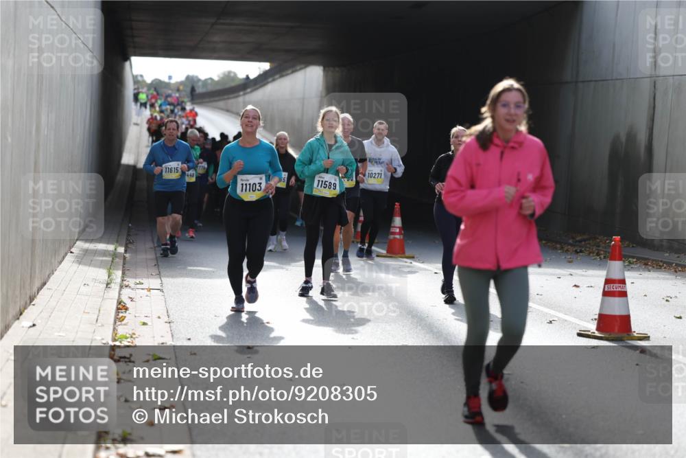 05.10.2025 - 20. swb-Marathon Bremen Michael Strokosch http://msf.ph/oto/9208305 05.10.2025 10:57:19 Laufen 11615, 11103, 11589, 10271 meine-sportfotos.de