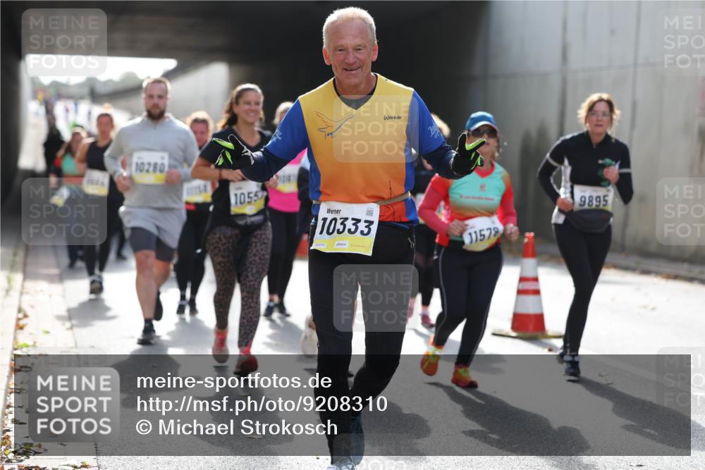 05.10.2025 - 20. swb-Marathon Bremen Michael Strokosch http://msf.ph/oto/9208310 05.10.2025 11:04:04 Laufen 10280, 1055, 10333, 02070, 11578, 9895 meine-sportfotos.de