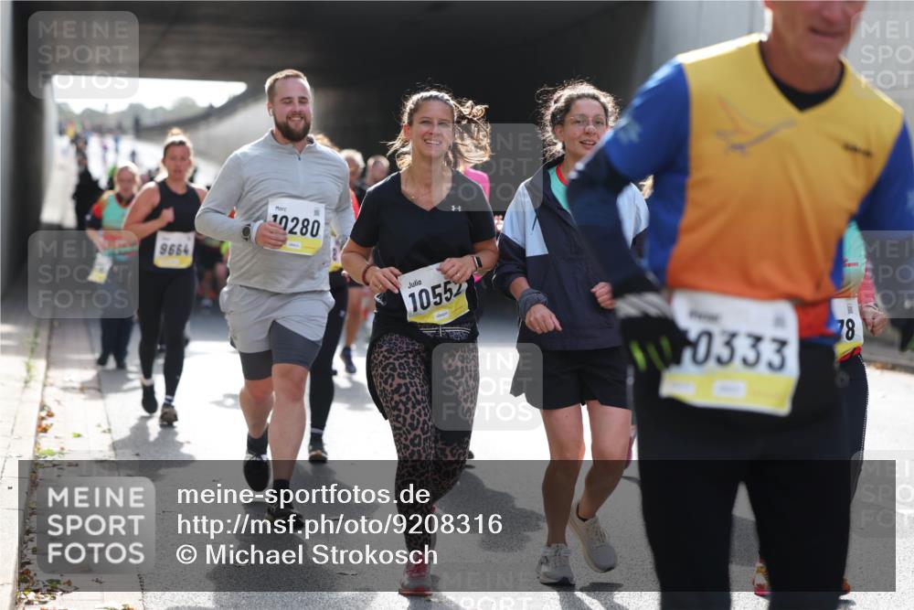 05.10.2025 - 20. swb-Marathon Bremen Michael Strokosch http://msf.ph/oto/9208316 05.10.2025 11:04:05 Laufen 9664, 10280, 10552, 0333, 78 meine-sportfotos.de