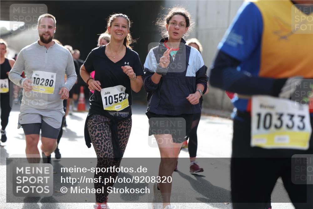 05.10.2025 - 20. swb-Marathon Bremen Michael Strokosch http://msf.ph/oto/9208320 05.10.2025 11:04:06 Laufen 64, 10280, 10552, 10333 meine-sportfotos.de