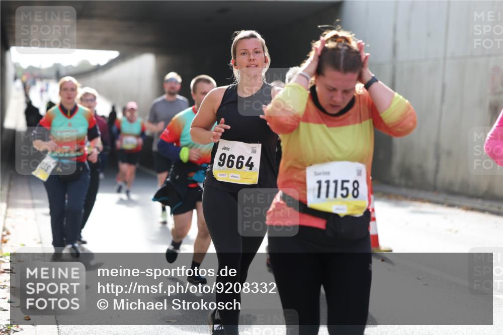05.10.2025 - 20. swb-Marathon Bremen Michael Strokosch http://msf.ph/oto/9208332 05.10.2025 11:04:09 Laufen 136, 9664, 02457, 11158 meine-sportfotos.de