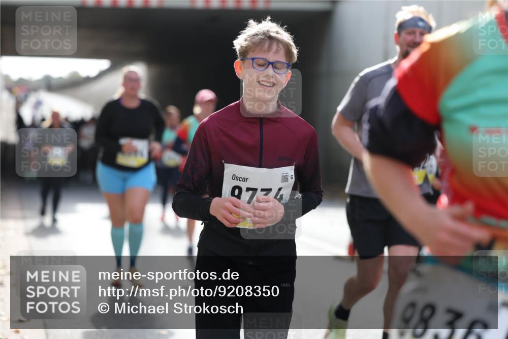 05.10.2025 - 20. swb-Marathon Bremen Michael Strokosch http://msf.ph/oto/9208350 05.10.2025 11:04:13 Laufen 9774, 9836 meine-sportfotos.de