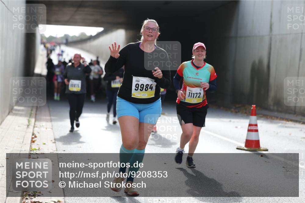 05.10.2025 - 20. swb-Marathon Bremen Michael Strokosch http://msf.ph/oto/9208353 05.10.2025 11:04:14 Laufen 9984, 02378, 11172 meine-sportfotos.de