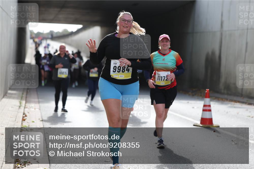 05.10.2025 - 20. swb-Marathon Bremen Michael Strokosch http://msf.ph/oto/9208355 05.10.2025 11:04:14 Laufen 9984, 02378, 11172 meine-sportfotos.de