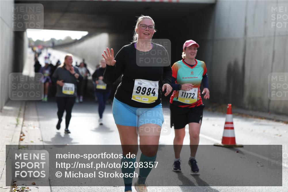 05.10.2025 - 20. swb-Marathon Bremen Michael Strokosch http://msf.ph/oto/9208357 05.10.2025 11:04:14 Laufen 9984, 02378, 11172 meine-sportfotos.de
