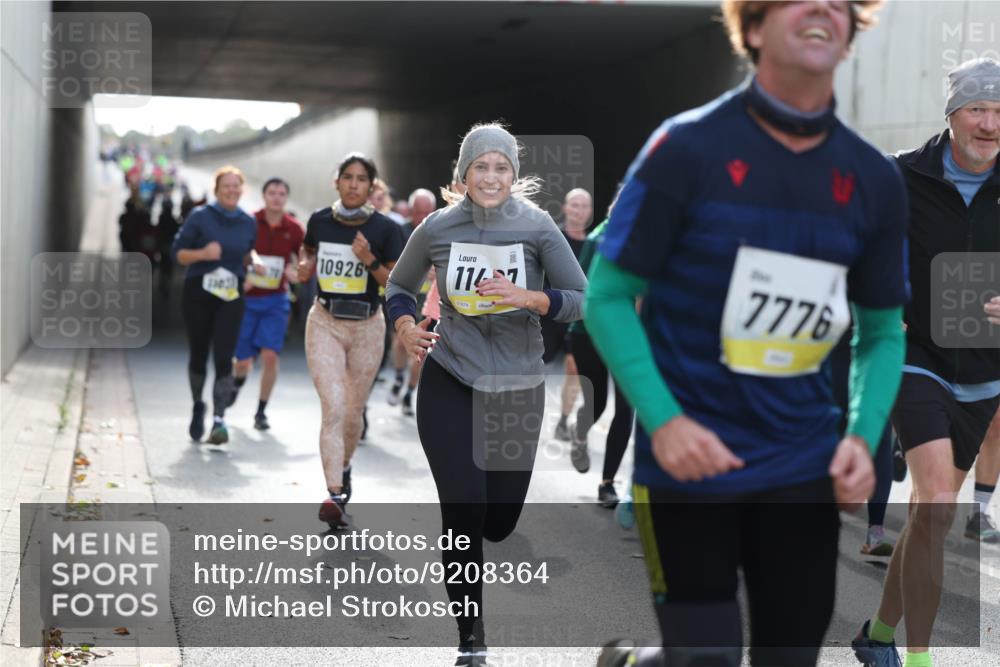 05.10.2025 - 20. swb-Marathon Bremen Michael Strokosch http://msf.ph/oto/9208364 05.10.2025 10:57:30 Laufen 10926, 1147, 7776 meine-sportfotos.de