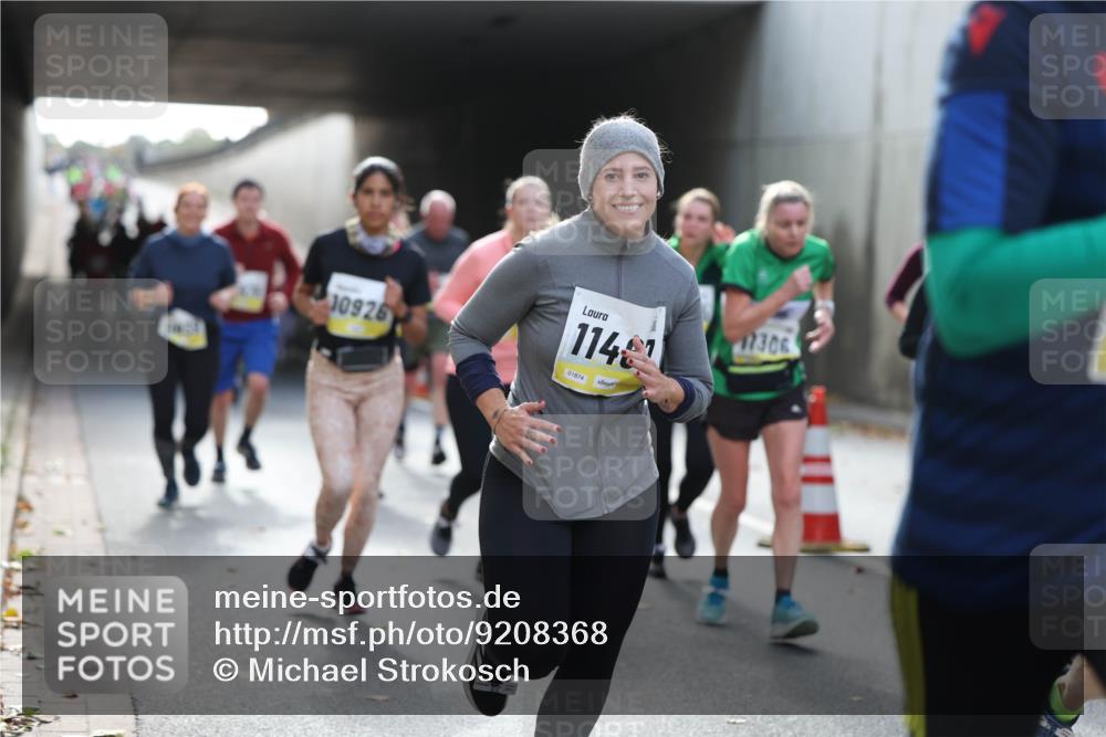 05.10.2025 - 20. swb-Marathon Bremen Michael Strokosch http://msf.ph/oto/9208368 05.10.2025 10:57:30 Laufen 10926, 114, 01874, 17306 meine-sportfotos.de