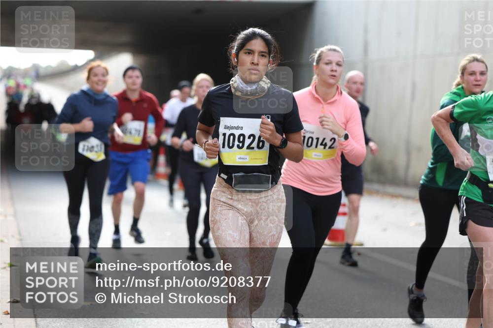 05.10.2025 - 20. swb-Marathon Bremen Michael Strokosch http://msf.ph/oto/9208377 05.10.2025 10:57:32 Laufen 1103, 10926, 10142 meine-sportfotos.de