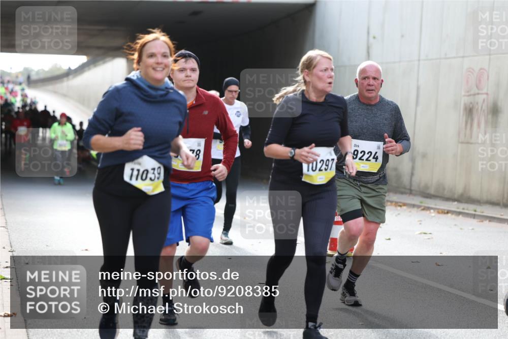 05.10.2025 - 20. swb-Marathon Bremen Michael Strokosch http://msf.ph/oto/9208385 05.10.2025 10:57:33 Laufen 11039, 78, 297, 9224, 00 meine-sportfotos.de