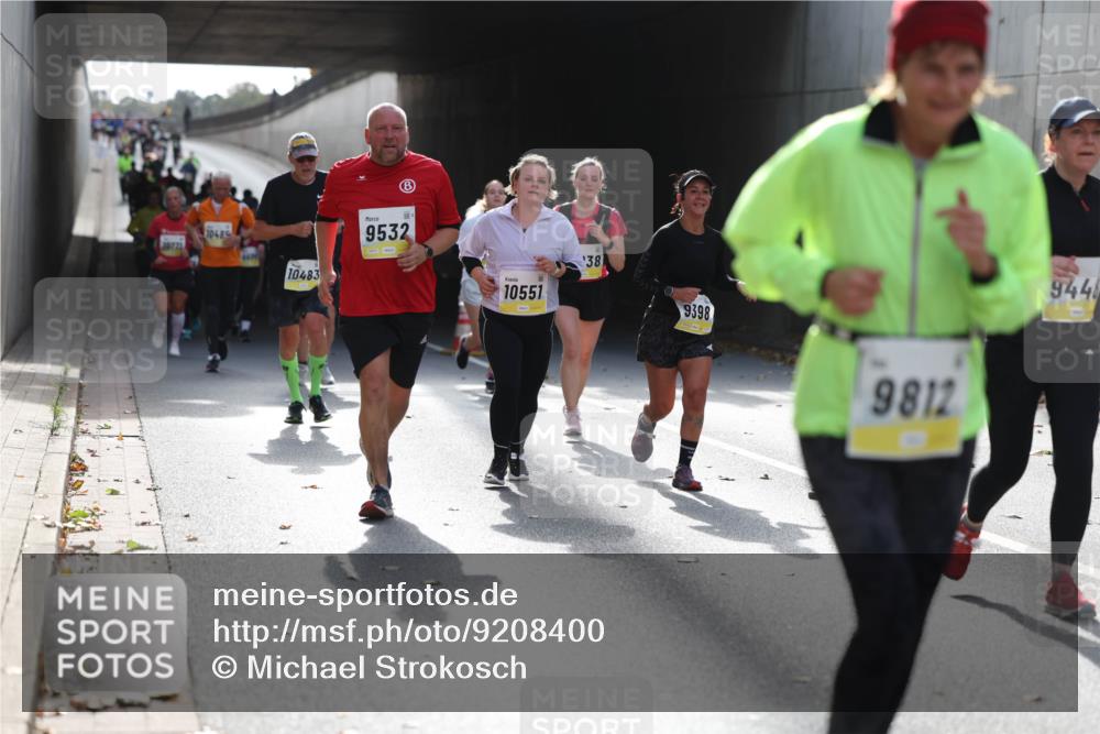 05.10.2025 - 20. swb-Marathon Bremen Michael Strokosch http://msf.ph/oto/9208400 05.10.2025 10:57:44 Laufen 30771, 10489, 10483, 9532, 10551, 38, 9398, 9812, 9448 meine-sportfotos.de
