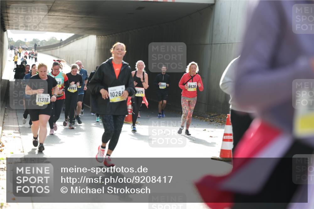 05.10.2025 - 20. swb-Marathon Bremen Michael Strokosch http://msf.ph/oto/9208417 05.10.2025 11:04:26 Laufen 11318, 58, 9867, 1026, 9675, 10665, 9526 meine-sportfotos.de