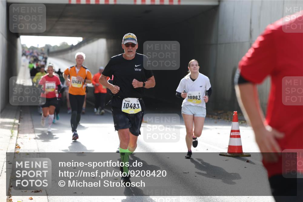 05.10.2025 - 20. swb-Marathon Bremen Michael Strokosch http://msf.ph/oto/9208420 05.10.2025 10:57:48 Laufen 10485, 10483, 10963 meine-sportfotos.de