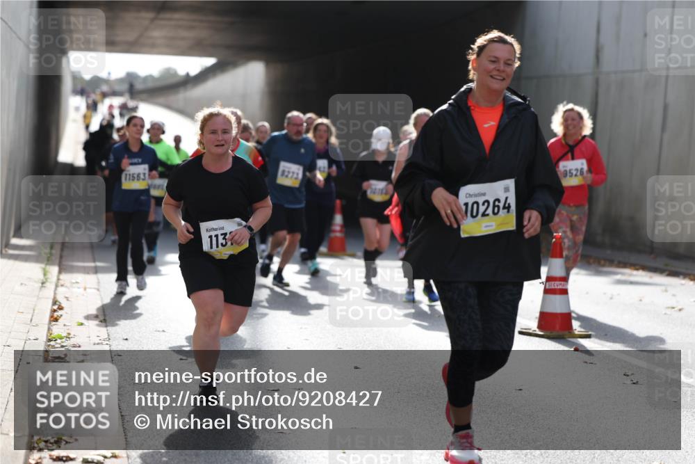 05.10.2025 - 20. swb-Marathon Bremen Michael Strokosch http://msf.ph/oto/9208427 05.10.2025 11:04:28 Laufen 11563, 113, 8273, 10264, 9526 meine-sportfotos.de