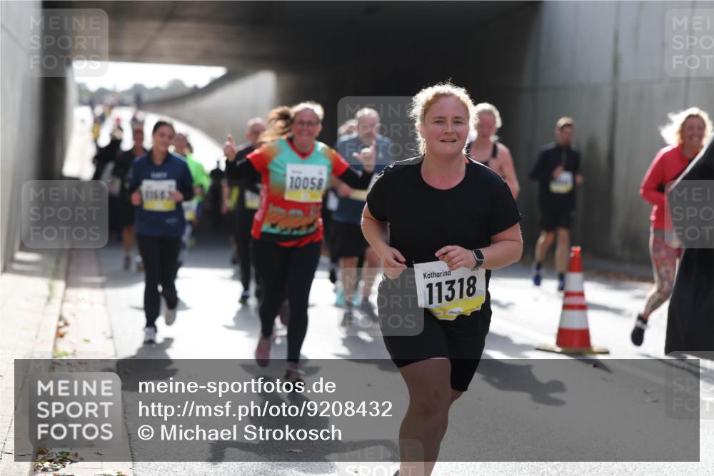 05.10.2025 - 20. swb-Marathon Bremen Michael Strokosch http://msf.ph/oto/9208432 05.10.2025 11:04:29 Laufen 11143, 10058, 11318 meine-sportfotos.de