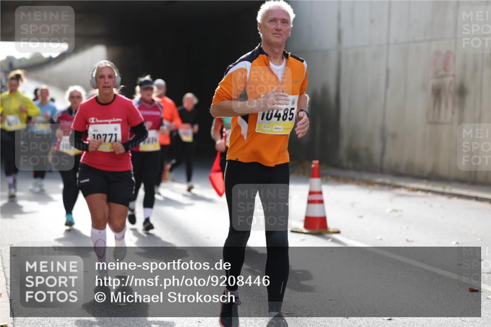 05.10.2025 - 20. swb-Marathon Bremen Michael Strokosch http://msf.ph/oto/9208446 05.10.2025 10:57:52 Laufen 10771, 10485, 02137 meine-sportfotos.de