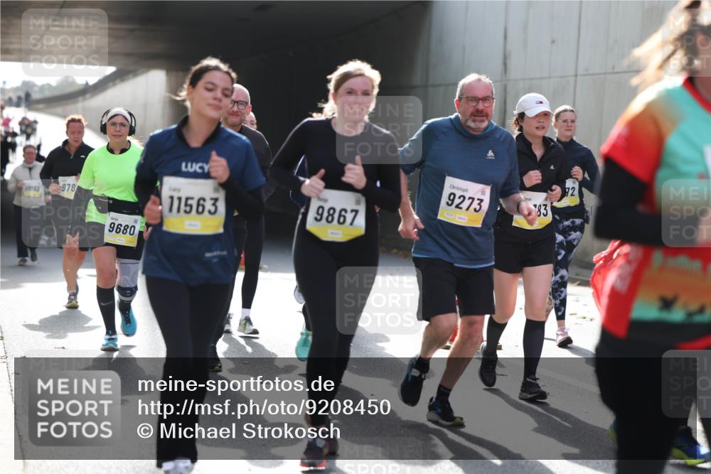 05.10.2025 - 20. swb-Marathon Bremen Michael Strokosch http://msf.ph/oto/9208450 05.10.2025 11:04:32 Laufen 978, 9680, 11563, 9867, 9273, 83, 72 meine-sportfotos.de