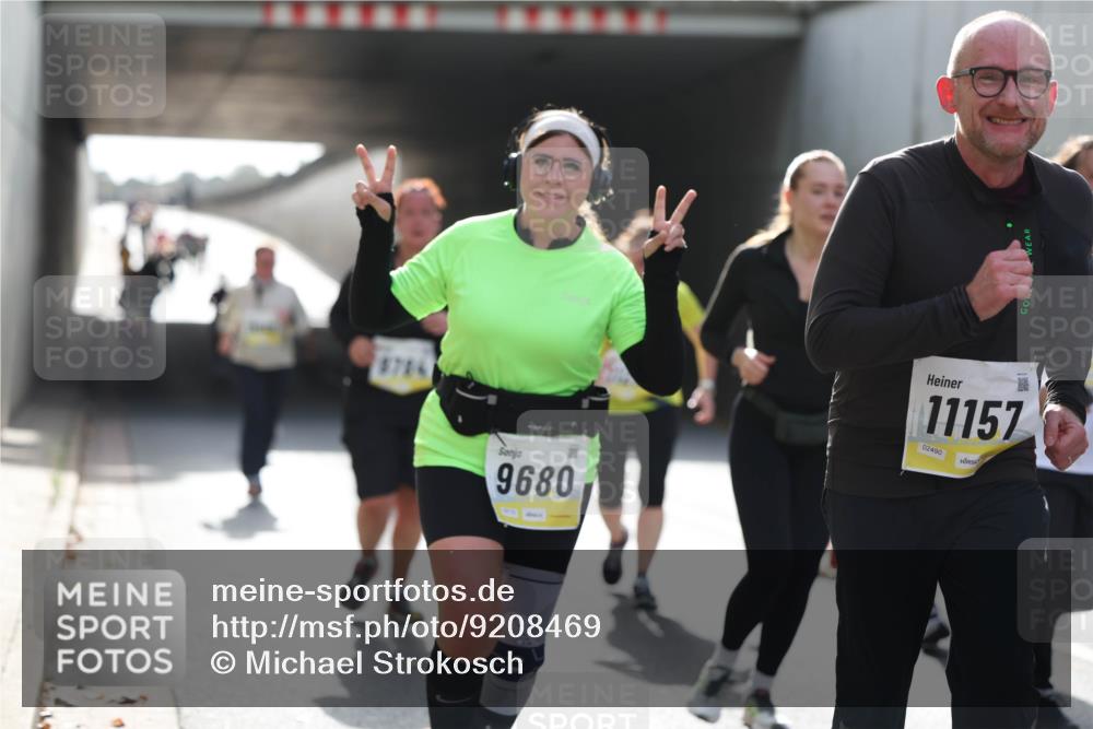 05.10.2025 - 20. swb-Marathon Bremen Michael Strokosch http://msf.ph/oto/9208469 05.10.2025 11:04:35 Laufen 9680, 11157, 02490 meine-sportfotos.de