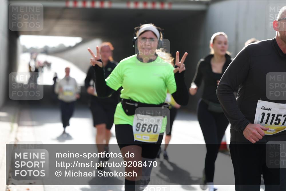 05.10.2025 - 20. swb-Marathon Bremen Michael Strokosch http://msf.ph/oto/9208470 05.10.2025 11:04:35 Laufen 9680, 11157 meine-sportfotos.de