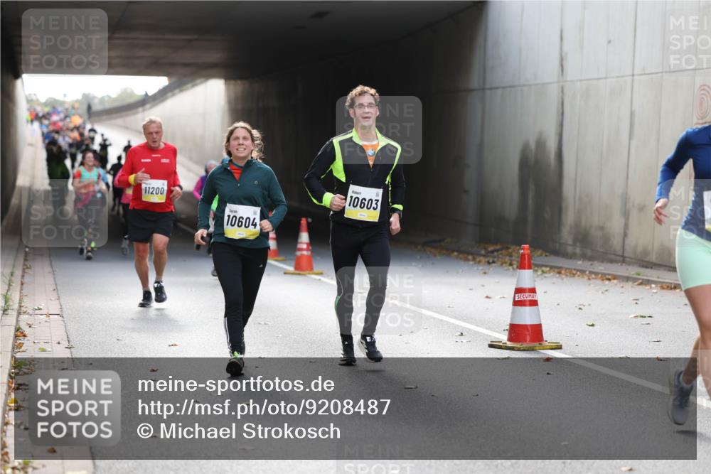 05.10.2025 - 20. swb-Marathon Bremen Michael Strokosch http://msf.ph/oto/9208487 05.10.2025 10:58:03 Laufen 11200, 10604, 10603 meine-sportfotos.de