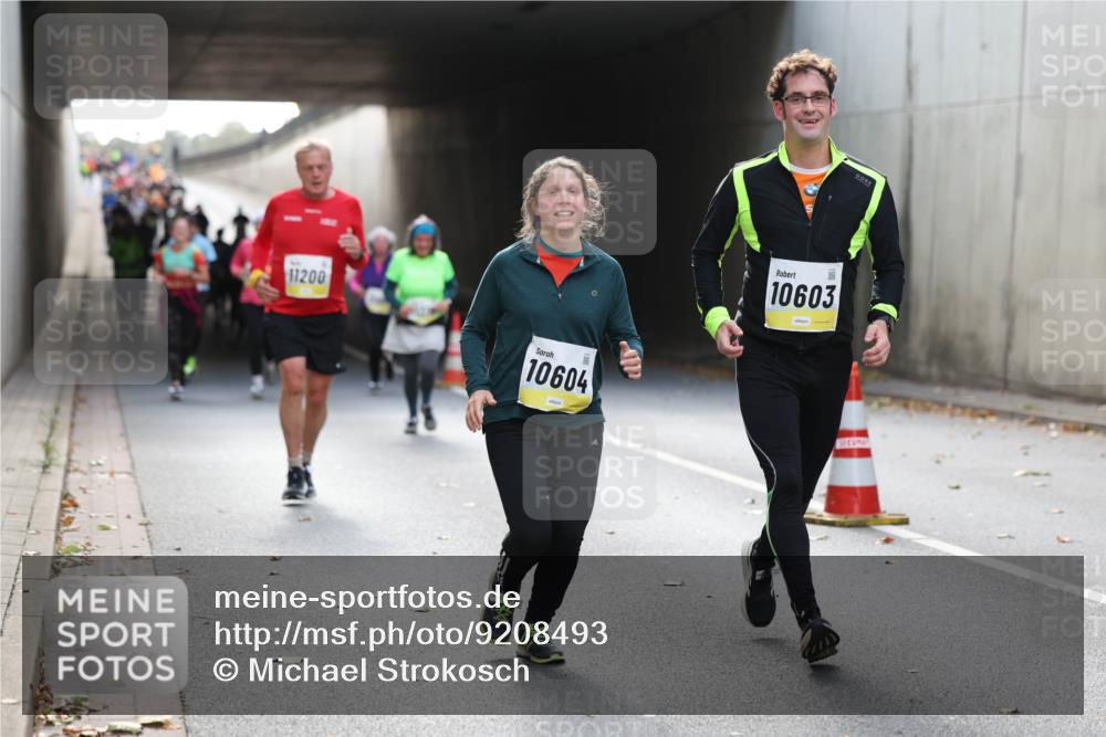 05.10.2025 - 20. swb-Marathon Bremen Michael Strokosch http://msf.ph/oto/9208493 05.10.2025 10:58:04 Laufen 11200, 10604, 10603 meine-sportfotos.de