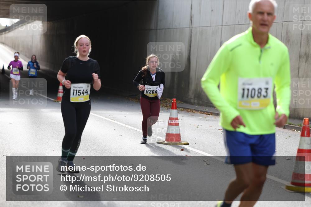 05.10.2025 - 20. swb-Marathon Bremen Michael Strokosch http://msf.ph/oto/9208505 05.10.2025 11:04:41 Laufen 11544, 9264, 11083 meine-sportfotos.de