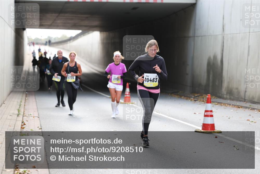 05.10.2025 - 20. swb-Marathon Bremen Michael Strokosch http://msf.ph/oto/9208510 05.10.2025 11:04:47 Laufen 9726, 1119, 10463 meine-sportfotos.de