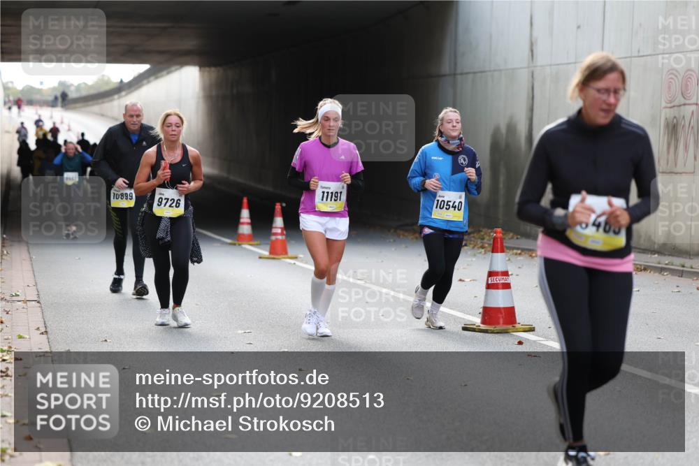 05.10.2025 - 20. swb-Marathon Bremen Michael Strokosch http://msf.ph/oto/9208513 05.10.2025 11:04:49 Laufen 10899, 9726, 11191, 10540, 5483, 00 meine-sportfotos.de