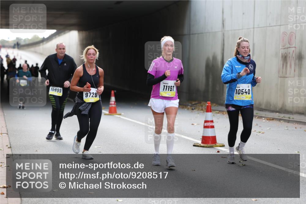05.10.2025 - 20. swb-Marathon Bremen Michael Strokosch http://msf.ph/oto/9208517 05.10.2025 11:04:50 Laufen 10899, 9726, 11191, 10540, 00 meine-sportfotos.de