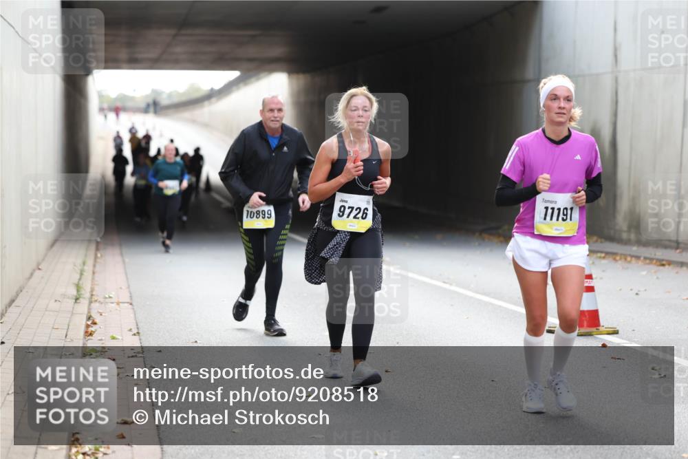 05.10.2025 - 20. swb-Marathon Bremen Michael Strokosch http://msf.ph/oto/9208518 05.10.2025 11:04:50 Laufen 10899, 9726, 11191 meine-sportfotos.de