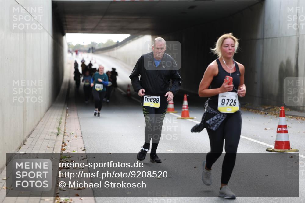05.10.2025 - 20. swb-Marathon Bremen Michael Strokosch http://msf.ph/oto/9208520 05.10.2025 11:04:51 Laufen 10899, 111, 9726 meine-sportfotos.de