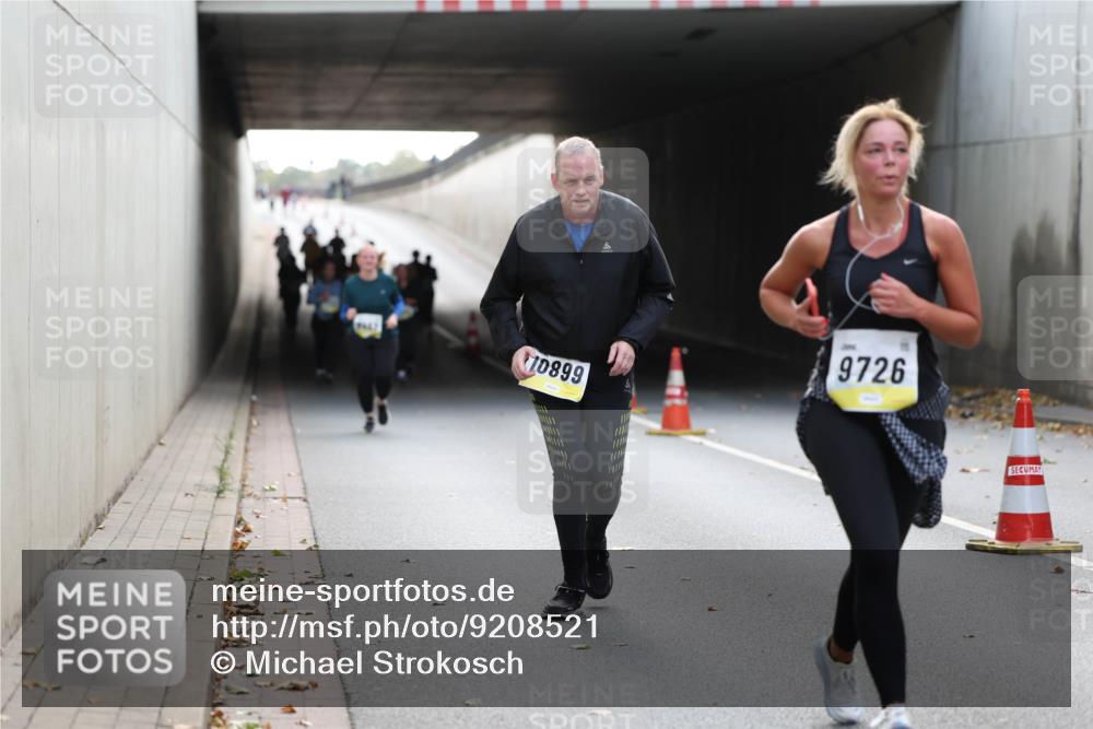 05.10.2025 - 20. swb-Marathon Bremen Michael Strokosch http://msf.ph/oto/9208521 05.10.2025 11:04:51 Laufen 70899, 9726 meine-sportfotos.de