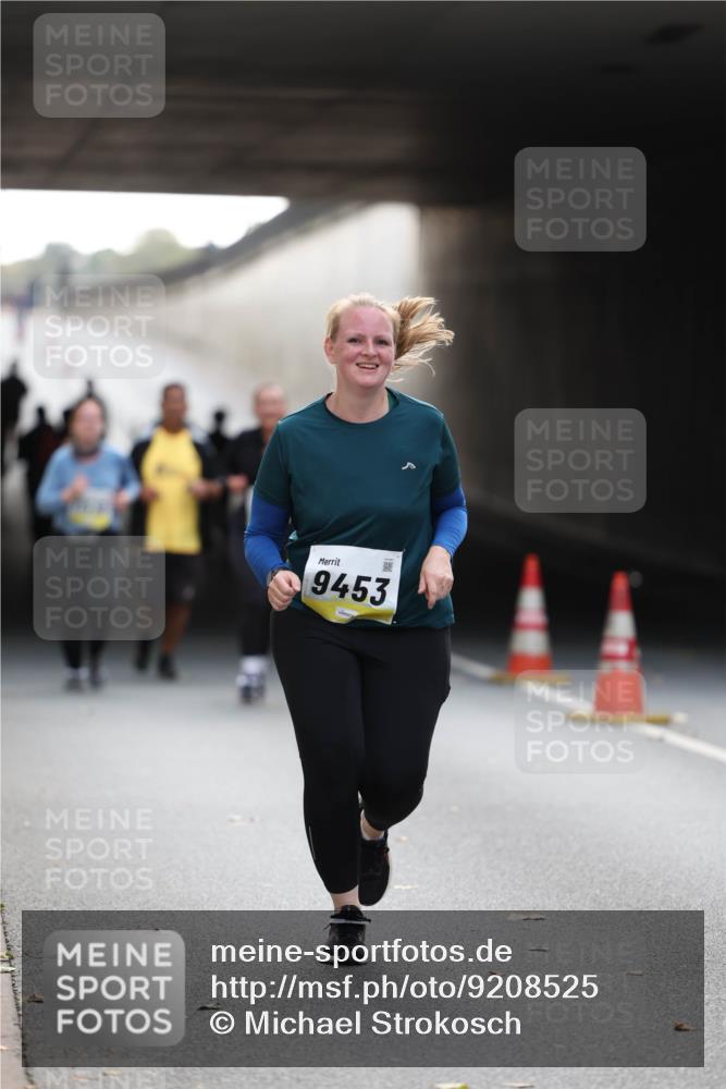 05.10.2025 - 20. swb-Marathon Bremen Michael Strokosch http://msf.ph/oto/9208525 05.10.2025 11:04:57 Laufen 9453 meine-sportfotos.de