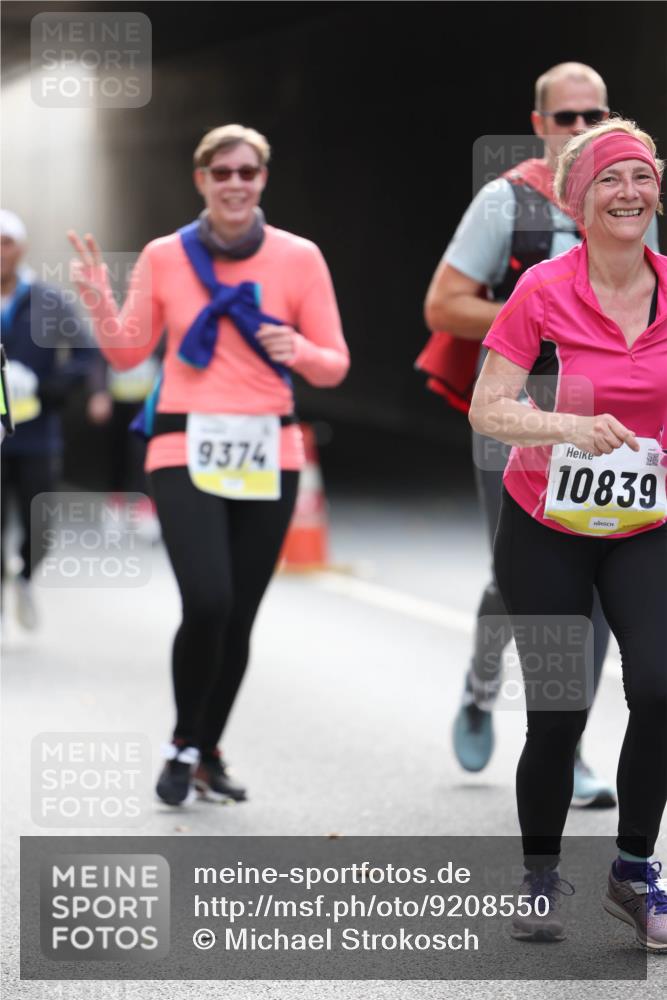 05.10.2025 - 20. swb-Marathon Bremen Michael Strokosch http://msf.ph/oto/9208550 05.10.2025 11:05:12 Laufen 9374, 10839 meine-sportfotos.de