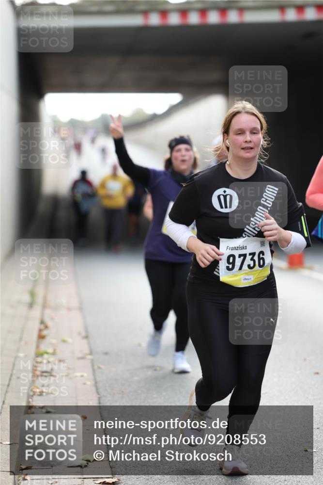 05.10.2025 - 20. swb-Marathon Bremen Michael Strokosch http://msf.ph/oto/9208553 05.10.2025 11:05:13 Laufen 9736 meine-sportfotos.de
