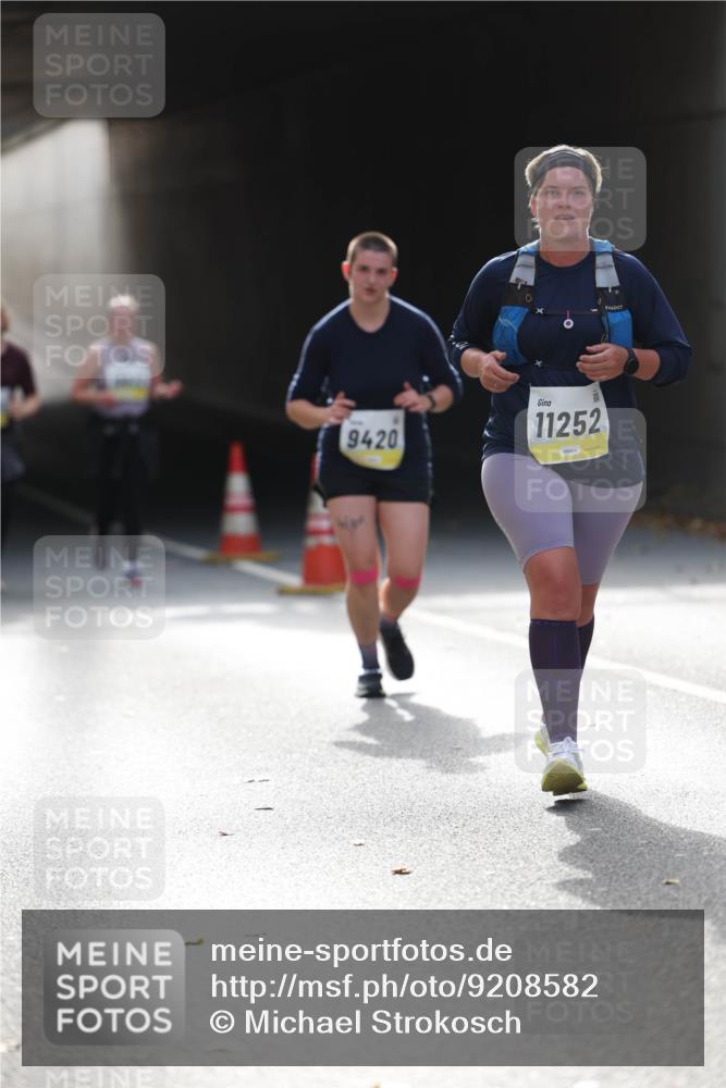 05.10.2025 - 20. swb-Marathon Bremen Michael Strokosch http://msf.ph/oto/9208582 05.10.2025 11:05:53 Laufen 9420, 11252 meine-sportfotos.de
