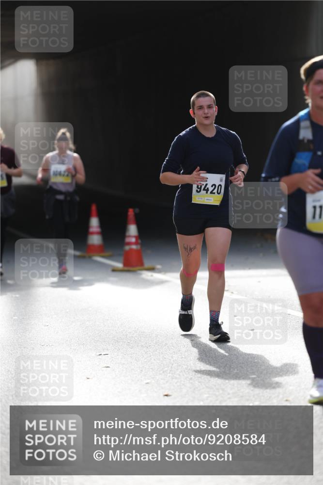 05.10.2025 - 20. swb-Marathon Bremen Michael Strokosch http://msf.ph/oto/9208584 05.10.2025 11:05:54 Laufen 9420, 11 meine-sportfotos.de