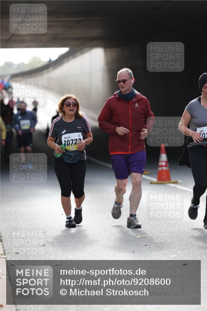 05.10.2025 - 20. swb-Marathon Bremen Michael Strokosch http://msf.ph/oto/9208600 05.10.2025 11:06:01 Laufen 30722 meine-sportfotos.de