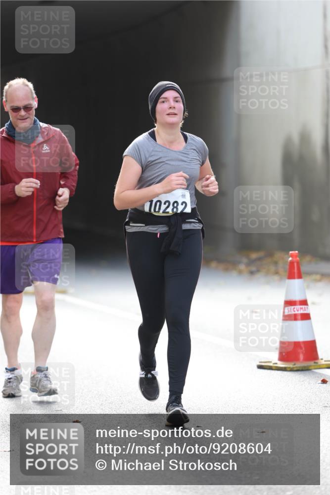 05.10.2025 - 20. swb-Marathon Bremen Michael Strokosch http://msf.ph/oto/9208604 05.10.2025 11:06:02 Laufen 10282 meine-sportfotos.de