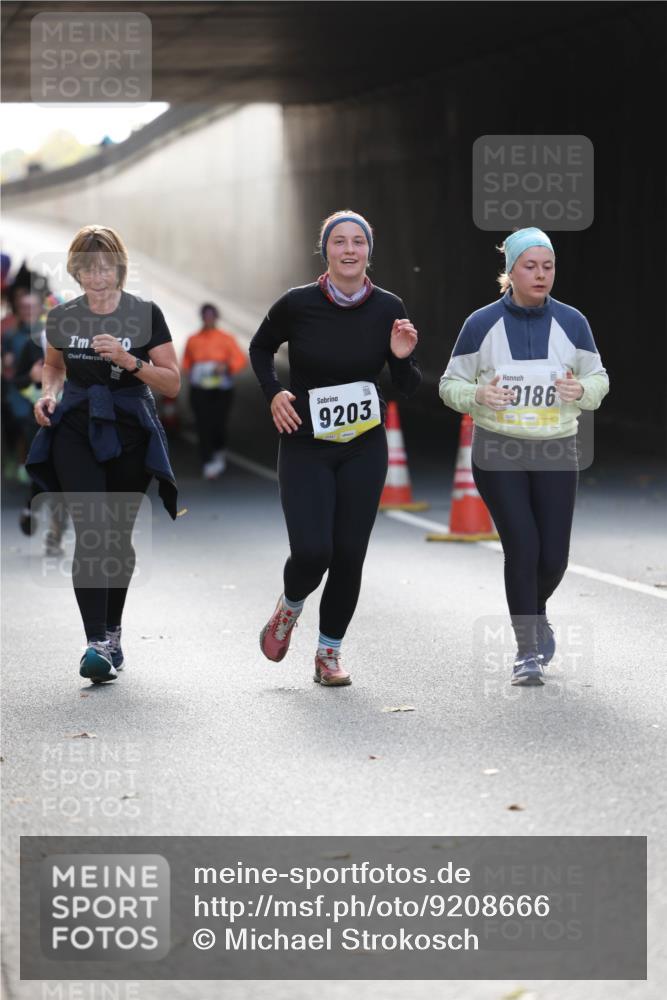 05.10.2025 - 20. swb-Marathon Bremen Michael Strokosch http://msf.ph/oto/9208666 05.10.2025 11:06:19 Laufen 0, 9203, 0186 meine-sportfotos.de