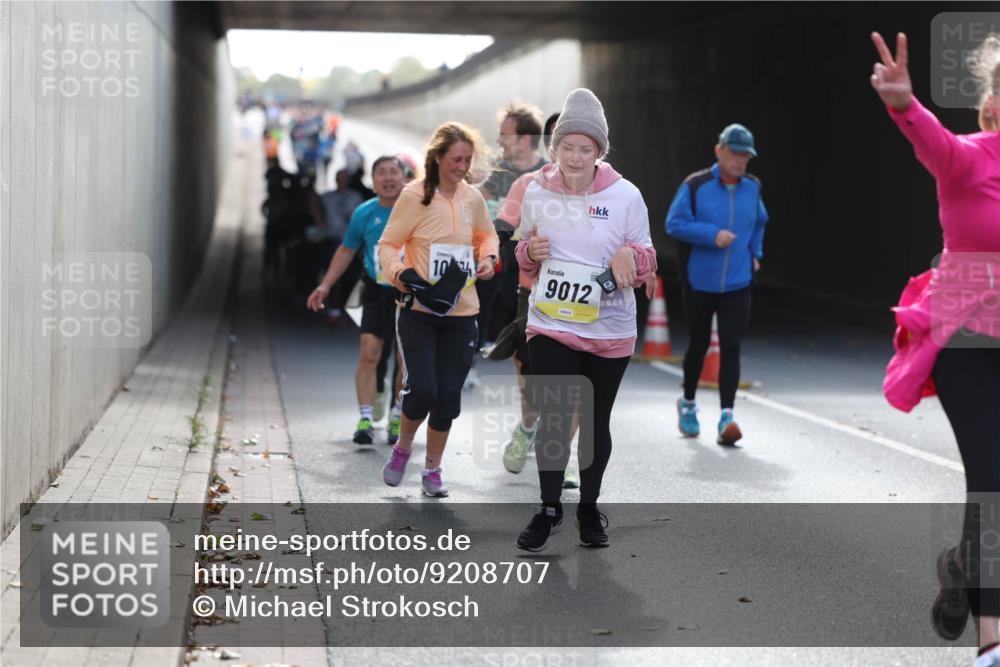 05.10.2025 - 20. swb-Marathon Bremen Michael Strokosch http://msf.ph/oto/9208707 05.10.2025 11:06:31 Laufen 10, 9012 meine-sportfotos.de