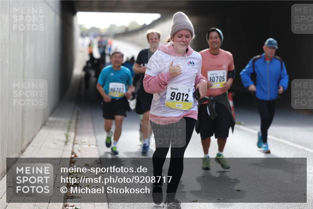 05.10.2025 - 20. swb-Marathon Bremen Michael Strokosch http://msf.ph/oto/9208717 05.10.2025 11:06:32 Laufen 10707, 9012, 10705 meine-sportfotos.de