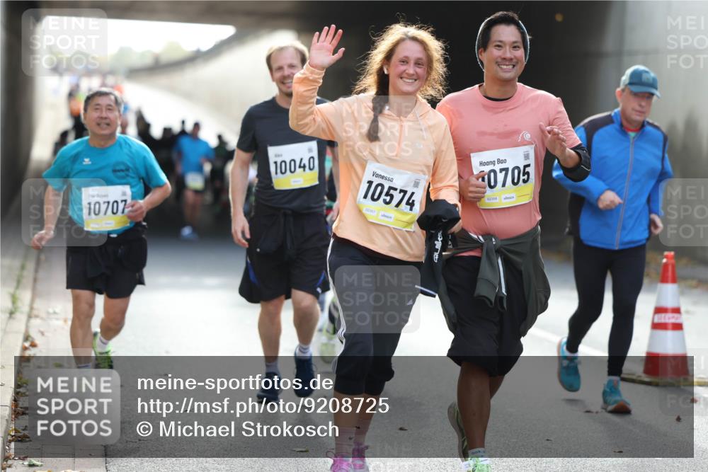 05.10.2025 - 20. swb-Marathon Bremen Michael Strokosch http://msf.ph/oto/9208725 05.10.2025 11:06:34 Laufen 10707, 10040, 10574, 02357, 0705, 02358 meine-sportfotos.de