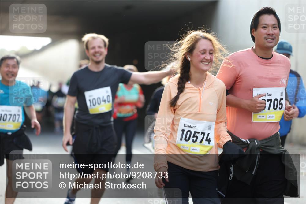 05.10.2025 - 20. swb-Marathon Bremen Michael Strokosch http://msf.ph/oto/9208733 05.10.2025 11:06:35 Laufen 0707, 10040, 10574, 02357, 555, 705, 02358 meine-sportfotos.de