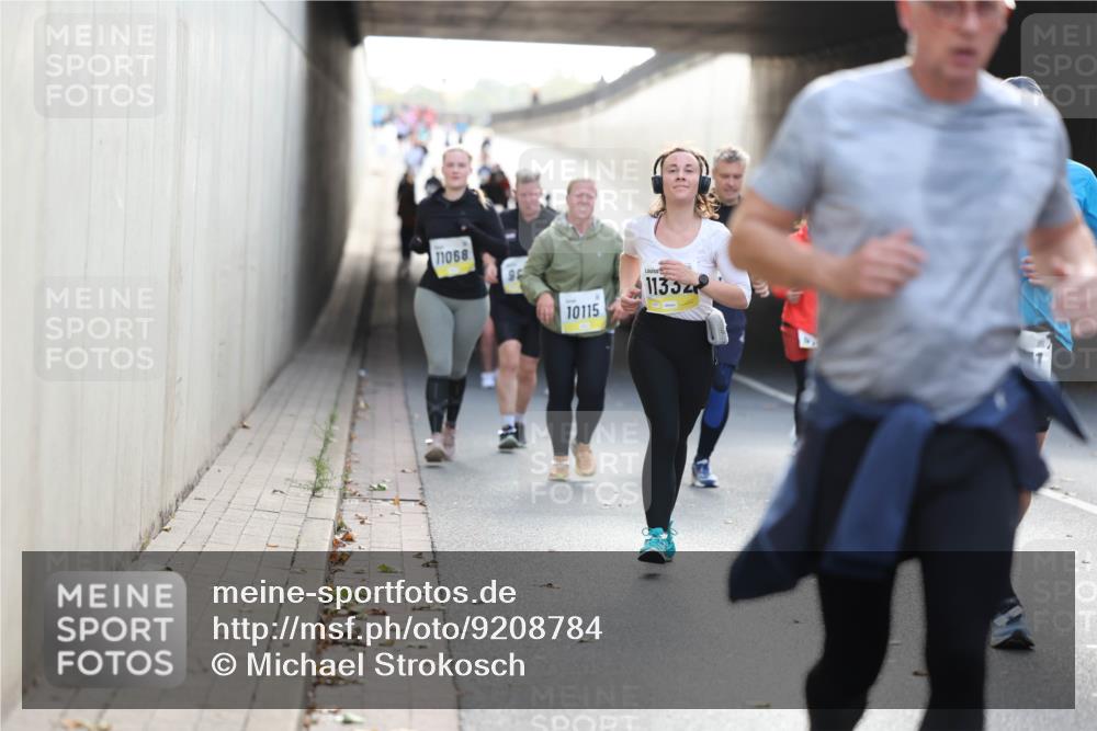 05.10.2025 - 20. swb-Marathon Bremen Michael Strokosch http://msf.ph/oto/9208784 05.10.2025 11:06:46 Laufen 11068, 10115, 11332 meine-sportfotos.de