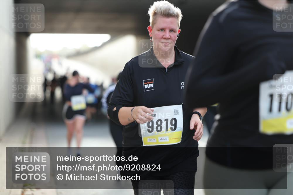 05.10.2025 - 20. swb-Marathon Bremen Michael Strokosch http://msf.ph/oto/9208824 05.10.2025 11:06:53 Laufen 9819, 00, 110, 02177 meine-sportfotos.de
