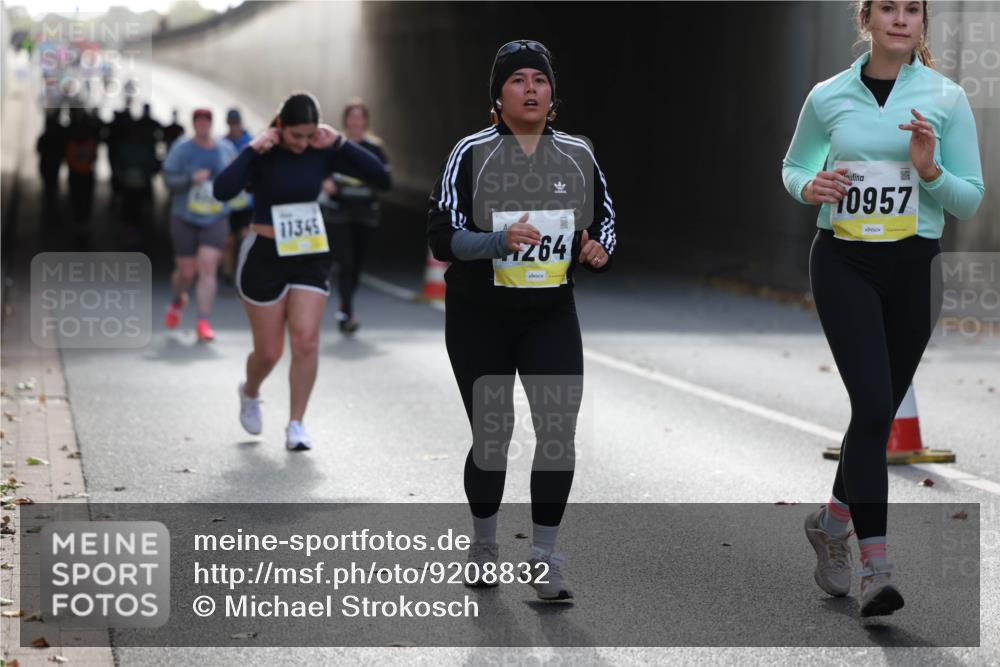 05.10.2025 - 20. swb-Marathon Bremen Michael Strokosch http://msf.ph/oto/9208832 05.10.2025 11:06:55 Laufen 11345, 264, 0957 meine-sportfotos.de