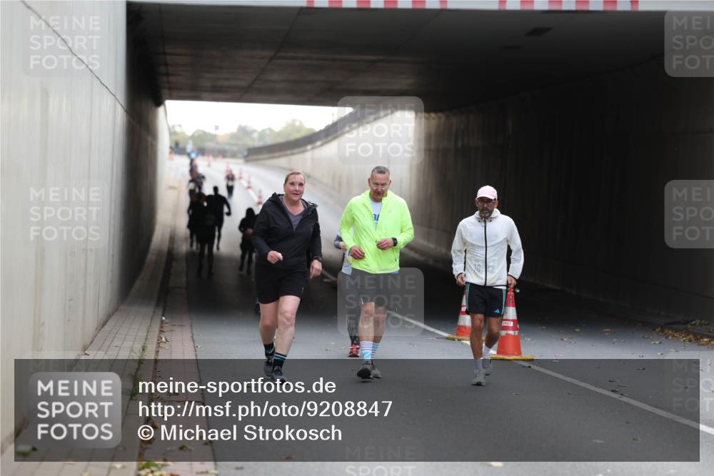 05.10.2025 - 20. swb-Marathon Bremen Michael Strokosch http://msf.ph/oto/9208847 05.10.2025 11:09:43 Laufen  meine-sportfotos.de