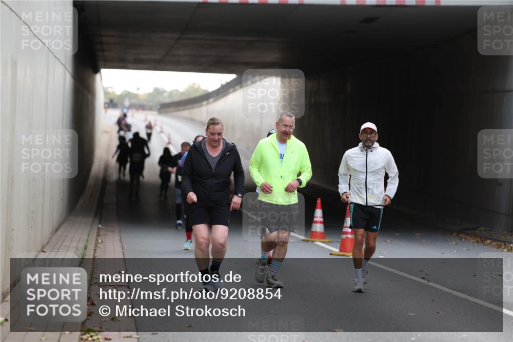 05.10.2025 - 20. swb-Marathon Bremen Michael Strokosch http://msf.ph/oto/9208854 05.10.2025 11:09:45 Laufen  meine-sportfotos.de